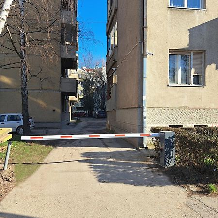 Apartment Millas Ni Kültér fotó